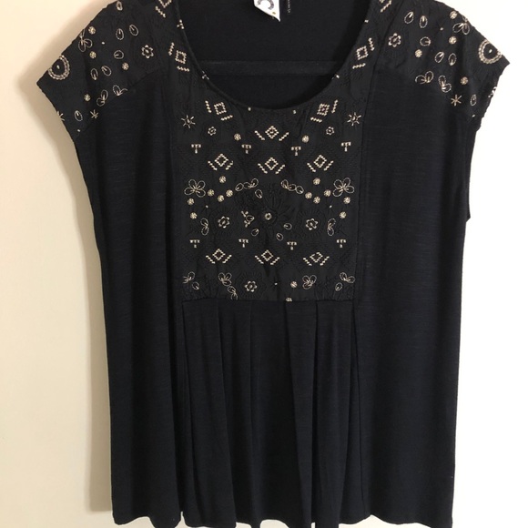 Akemi + Kin, Anthropologie Embroidered shirt - Picture 1 of 4